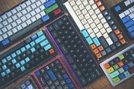 Which types of differences exist between different keyboards?